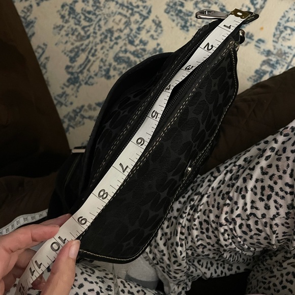 FOSSIL BLACK SHOULDER BAG WITH KEY - Picture 6 of 10